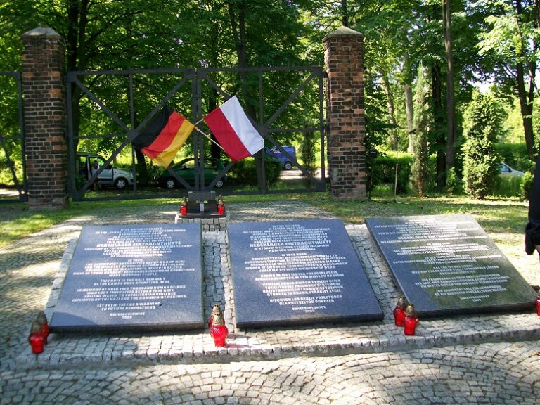 Wyjazd na uroczystości upamiętniające ofiary obozu Zgoda w Świętochłowicach