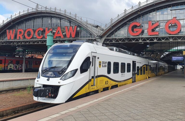 Wybierz się pociągiem na relaksującą wakacyjną przygodę