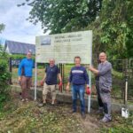 Zweisprachige Tafeln an historischen Friedhöfen