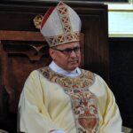 Polityka: Echa skandalicznych słów biskupa Wiesława Meringa