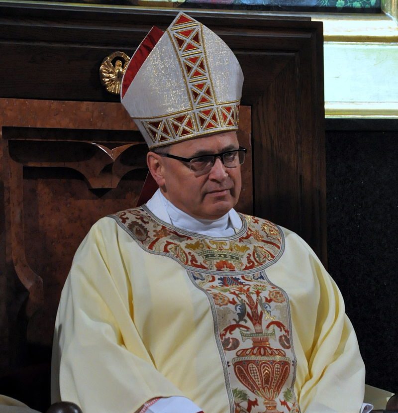 Polityka: Echa skandalicznych słów biskupa Wiesława Meringa