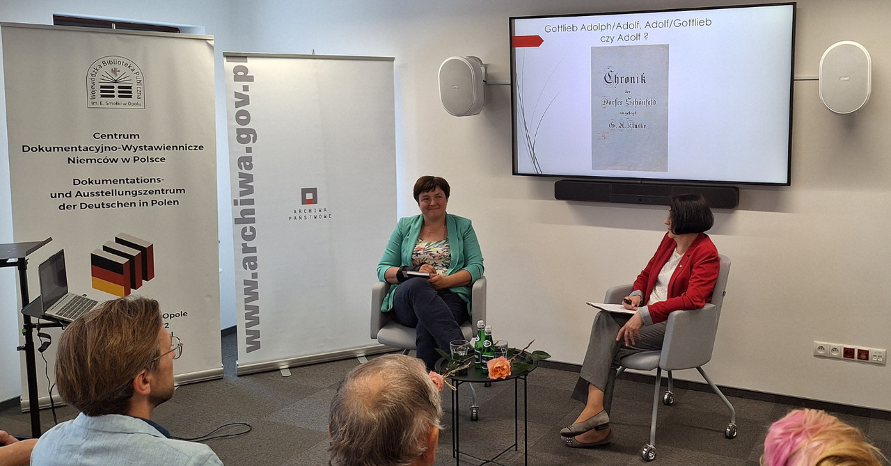 Buchvorstellung im DAZ: Die Chronik des Dorfes Schönfeld