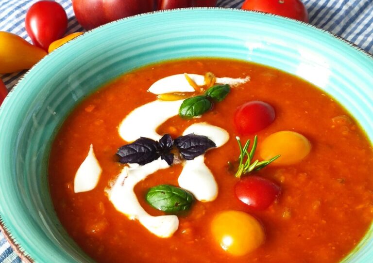 Pod palmami, wśród historii i smaku lata