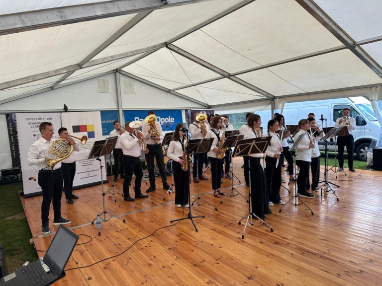 Namiot pełen dźwięków