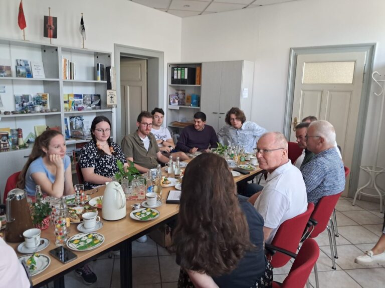 W poszukiwaniu korzeni