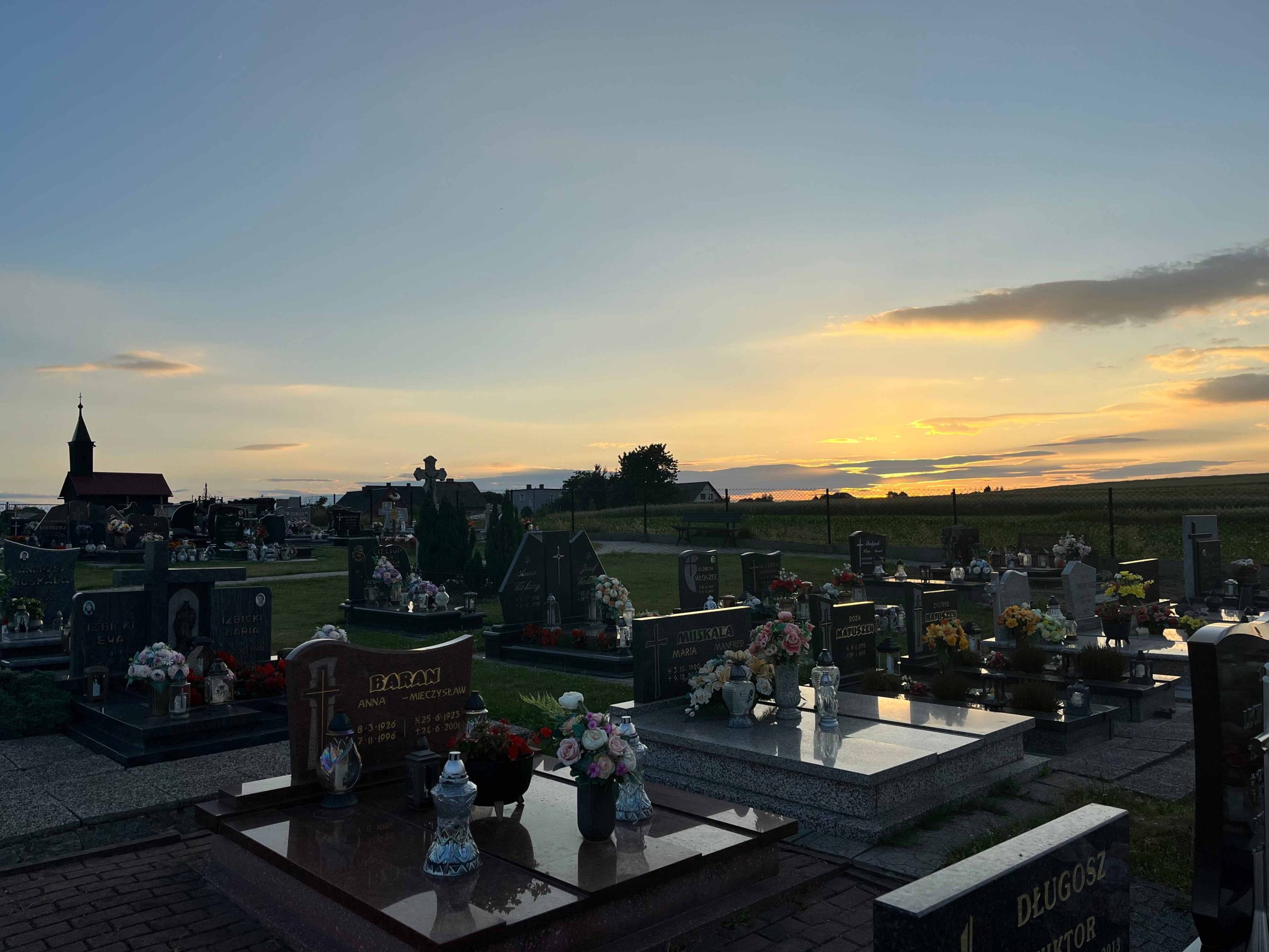 Między niszczeniem a troską: niemieckie groby na Górnym Śląsku zachowują fragment lokalnej historii