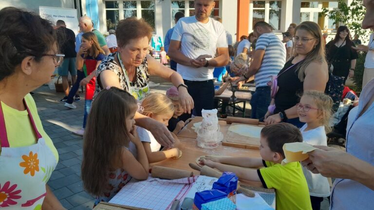 Wspólne poznawanie historii i tradycji w Raszowej