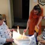 Mrągowo. Jajowanie i palenie lnu