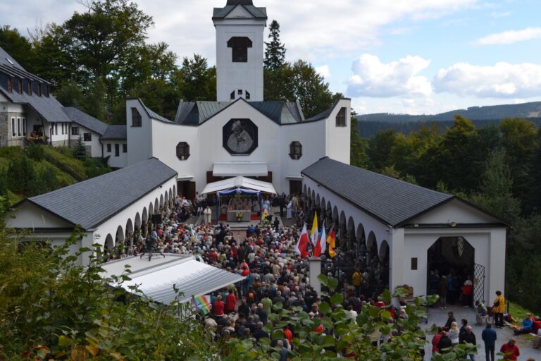 29. Wallfahrt der Nationen nach Maria Hilf in Zuckmantel