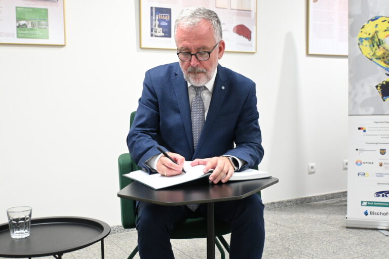 „Obchodzimy teraz 35-lecie odrodzenia Niemców w tym regionie.“