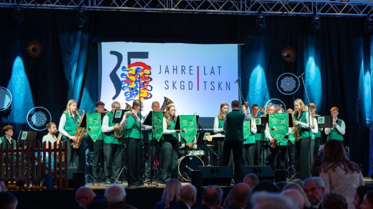 Dobre miesiące dla mniejszości