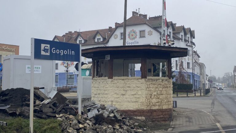 Zniknęła historyczna budka dróżnicza w Gogolinie