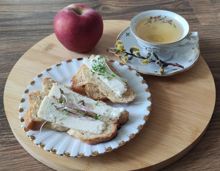 Między ogrodem a stołem. Opowieść z Pałacu Kamieniec