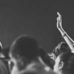 Nachbarschaft verpflichtet: Der Beginn einer Debatte über das Bildungswesen der Minderheit?