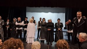 Tczew: Powitali wiosnę w teatrze