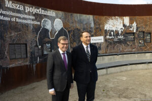 Außenminister Deutschlands und Polens besuchen Internationale Jugendbegegnungsstätte