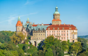 Kopie zaginionych obrazów Schefflera znów zdobią Salę Maksymiliana na Zamku Książ