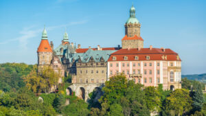 Kopien verschollener Scheffler-Gemälde schmücken den Maximilian-Saal von Schloss Fürstenstein