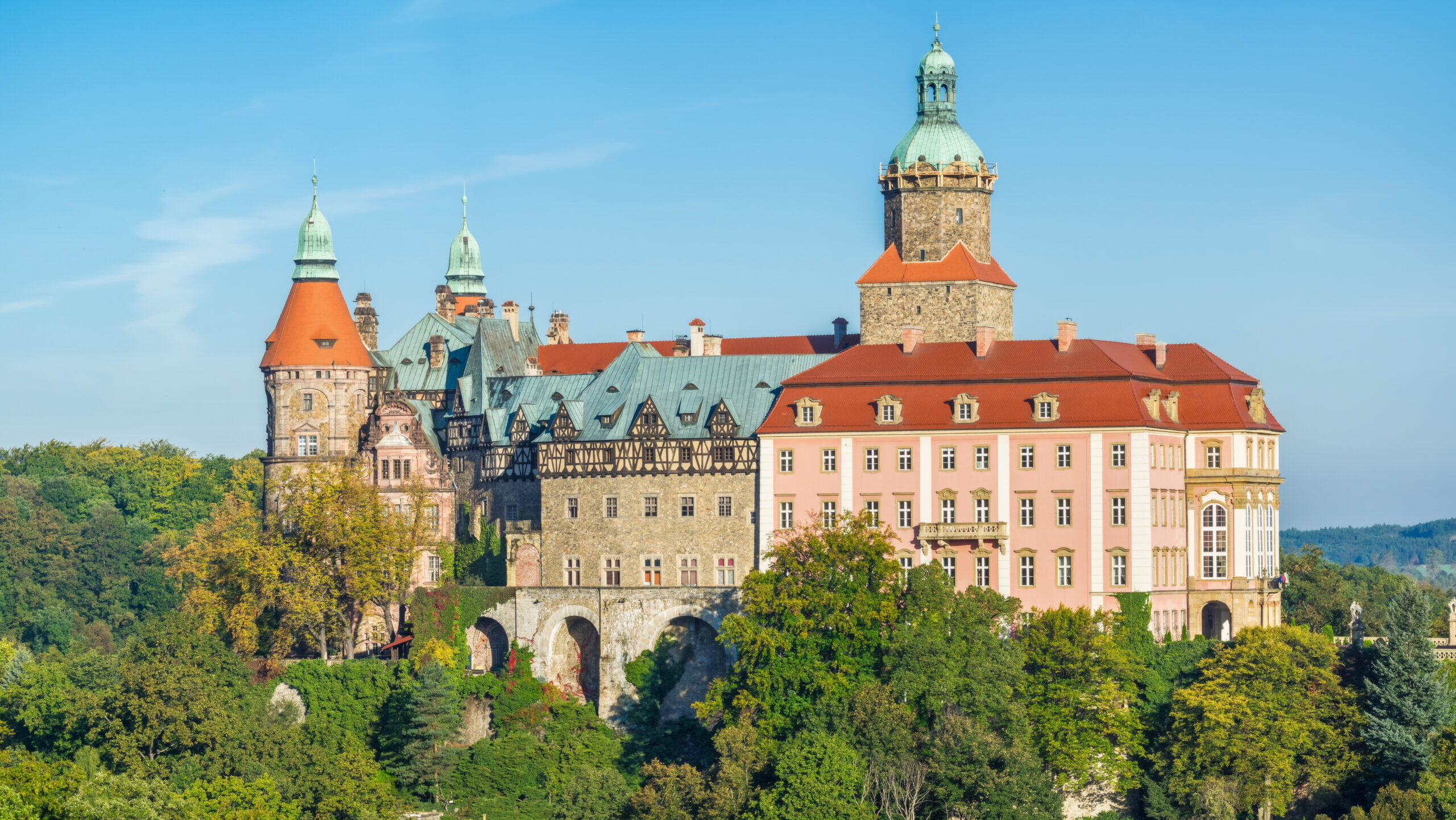 Kopie zaginionych obrazów Schefflera znów zdobią Salę Maksymiliana na Zamku Książ