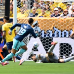 Ecuador erteilt den Adlern eine Lektion