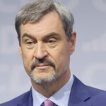 Kamery dla kolejarzy, ustawa o AI i kobieta na prezydenta
