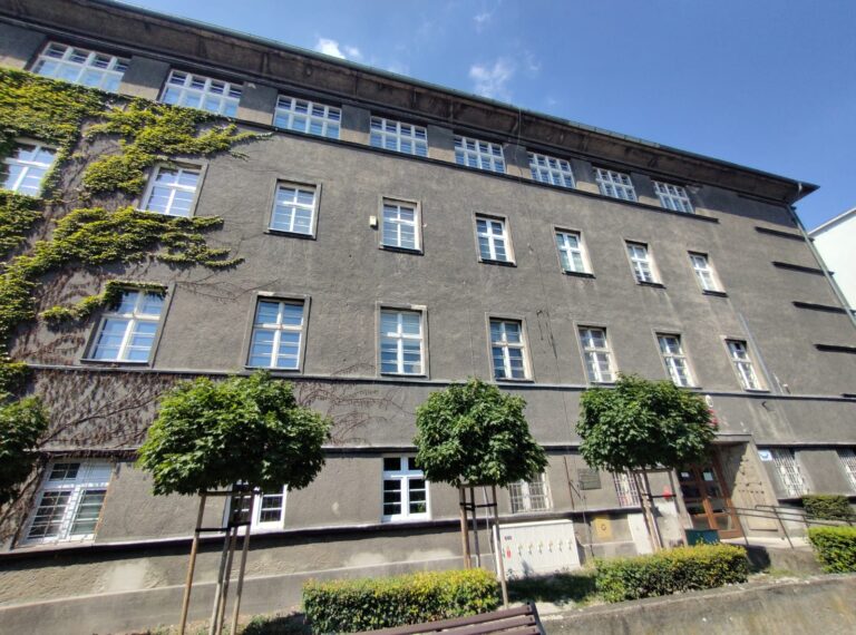 Zapomniane dziedzictwo: Szkoła, która przetrwała stulecie
