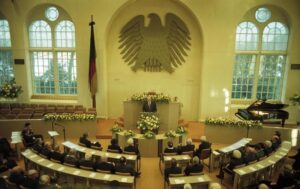 Dwa traktaty, jedna decyzja: ratyfikacja traktatu granicznego i traktatu o dobrym sąsiedztwie w październiku 1991 roku